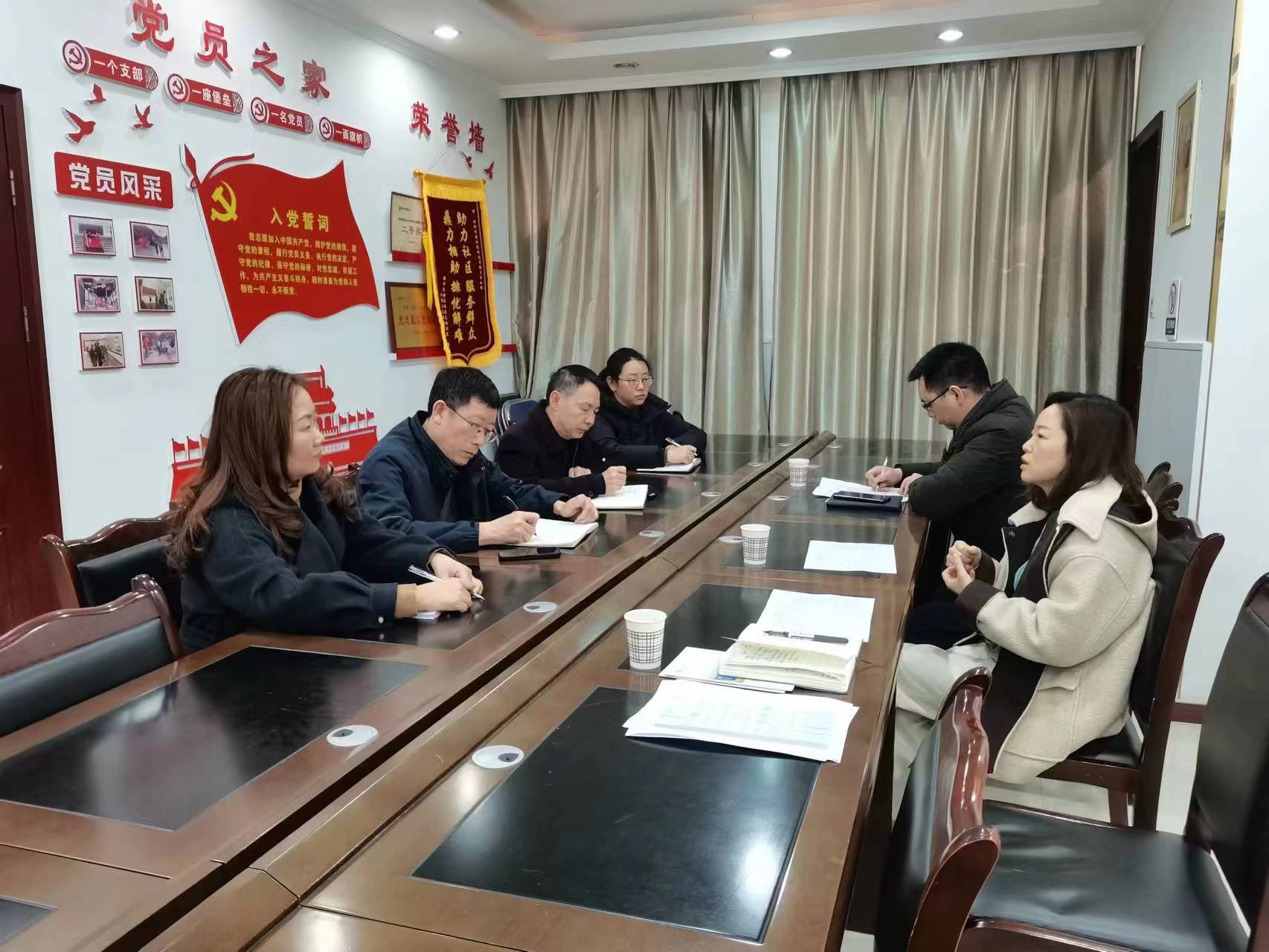 科技城新區經(jīng)濟運行局局長(cháng)覃莉蒞臨綿州通調研(圖1)